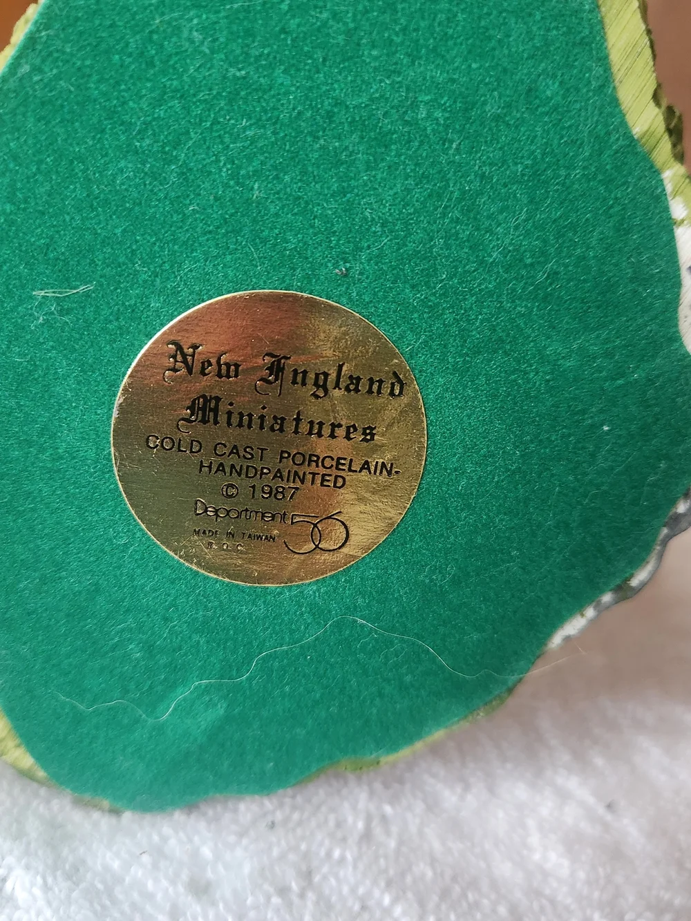 New England Miniature 